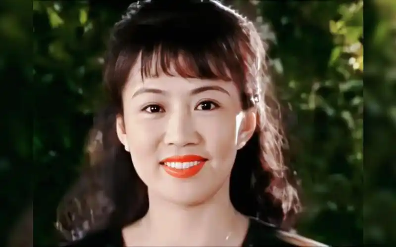 国话演员马丽# 豁口|乔月 "多少人曾爱慕你年轻时的容颜"—一生有你