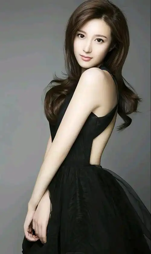 西施秘史女主角邬靖靖美若天仙令人心动