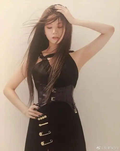 金智秀长发飞舞,这颜值什么水平
