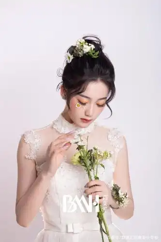 2021年最流行的3款简约风新娘造型,超显气质,特别是第一款