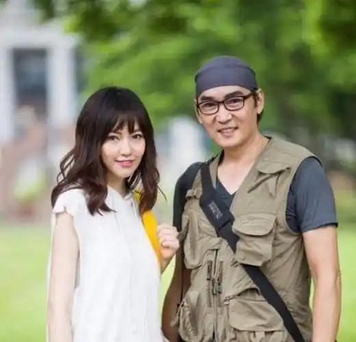 他甘愿将上亿身家给前妻,只为留住女儿,今53岁因女儿再度走红_焦恩俊