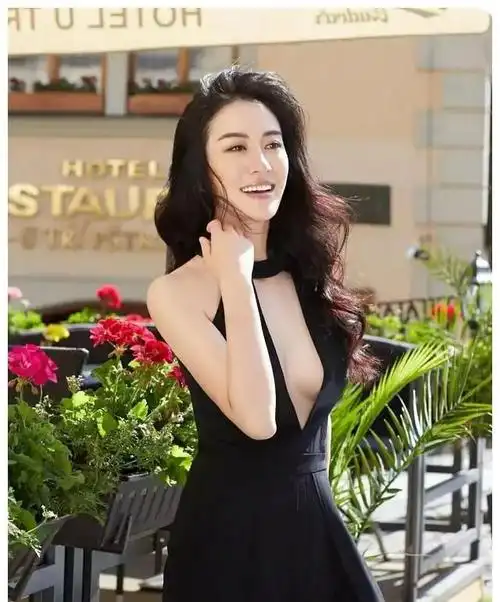 美女明星叶璇高清壁纸美图,气质卓越,韵味十足__财经头条