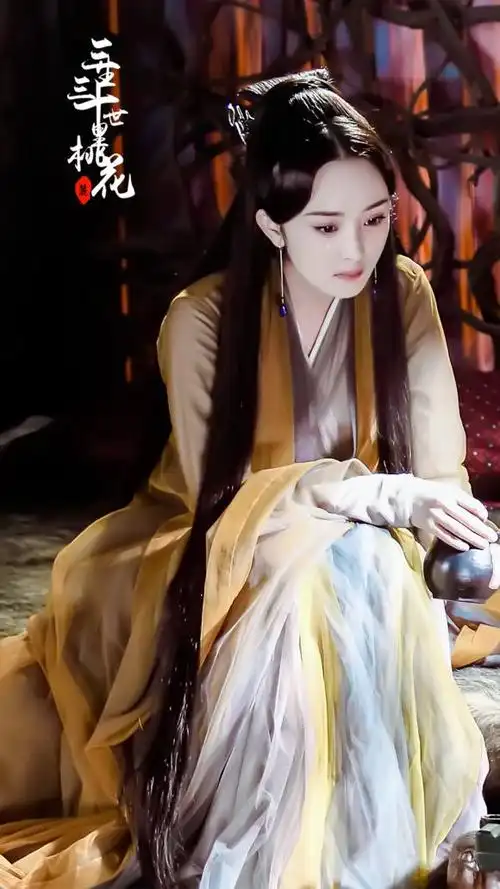 杨幂在《三生三世十里桃花》中的29套造型,素素衣服不如白浅华贵