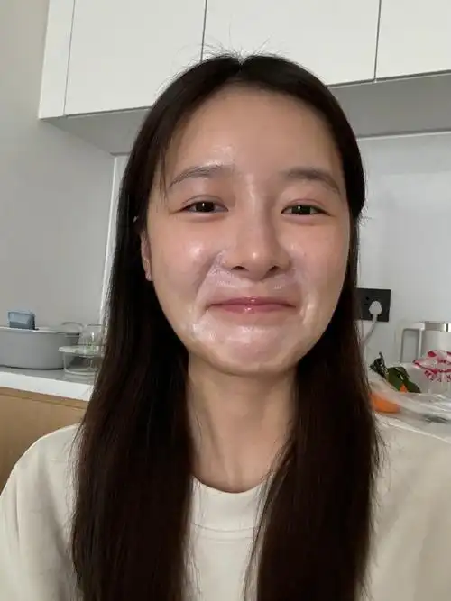 徐娇纯素颜怼脸拍