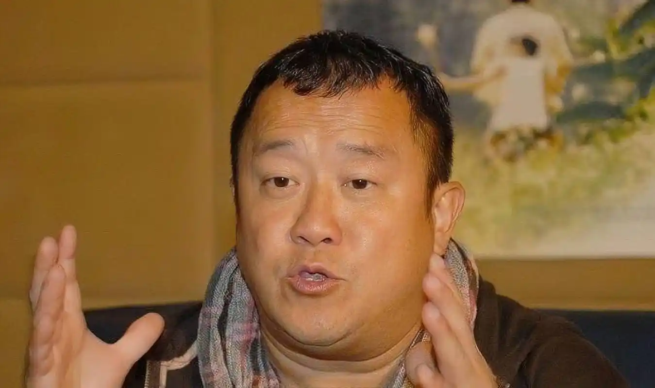 曾志伟录视频送祝福给缅北头目庆生,回应牵强引发网友争议