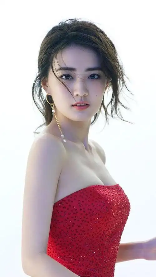 徐璐(中国内地影视女演员)_石塘网