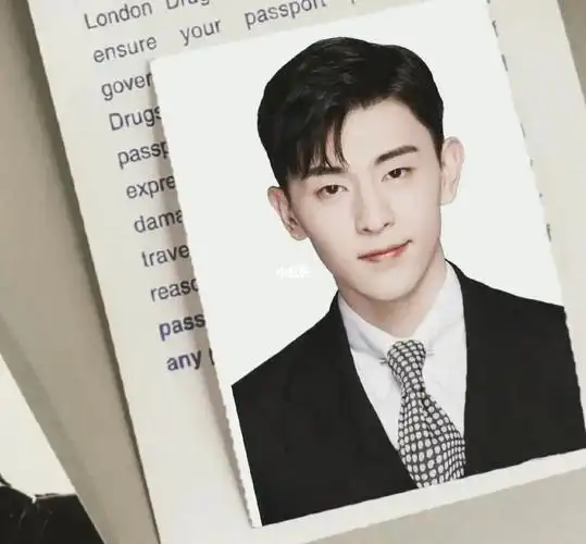 伦哥证件照06060606