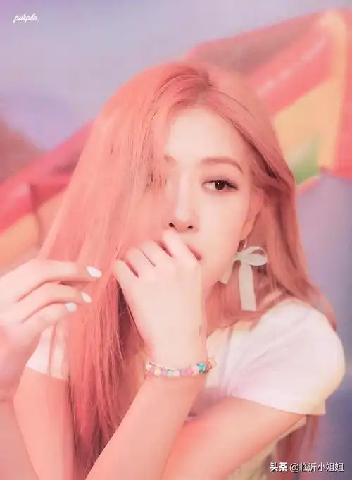 朴彩英被称之为澳洲野玫瑰凭借精湛的舞技和精致的外形条件圈粉无数