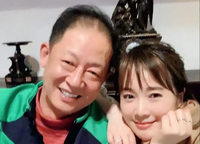 回顾左小青嫁大20岁富商老公历经11年婚姻爱情变友情无怨无悔