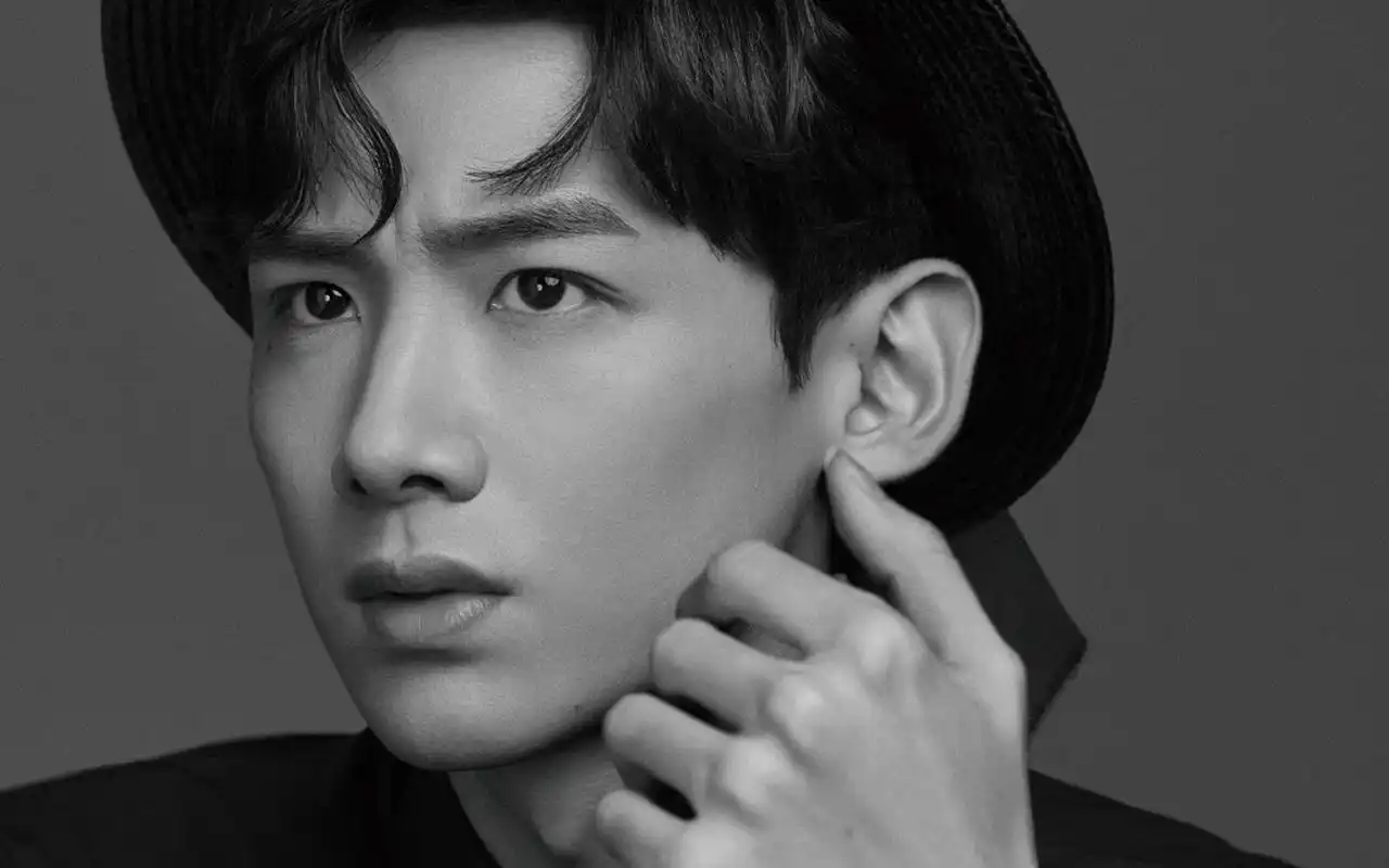 白敬亭帅气写真图片桌面壁纸