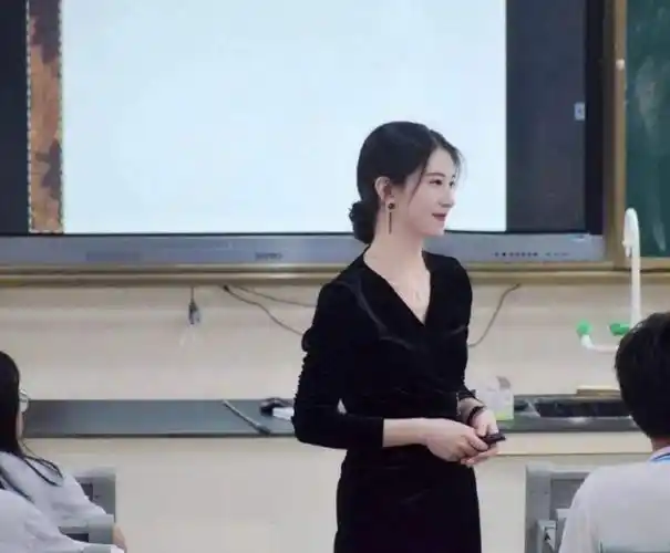 为何英语老师都是"漂亮又多金"?原因不止一个,其他老师比不了