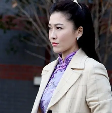 【图】周丽淇卧底旗袍装 多面形象引垂涎