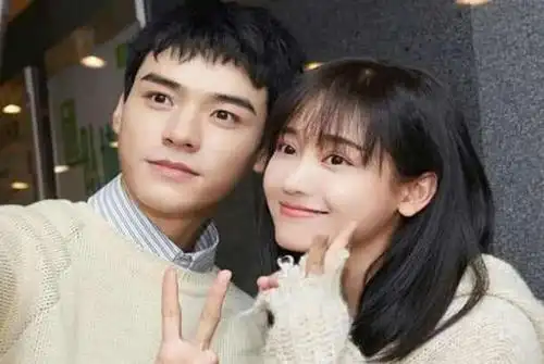 但其感情八卦什么的还是令人关注,有网友灵魂拷问:龚俊公开的女朋友是