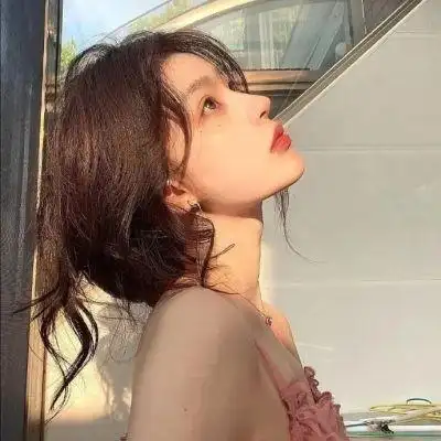 简单气质清冷很有气质的女生头像2022清冷女生头像温柔很有质感