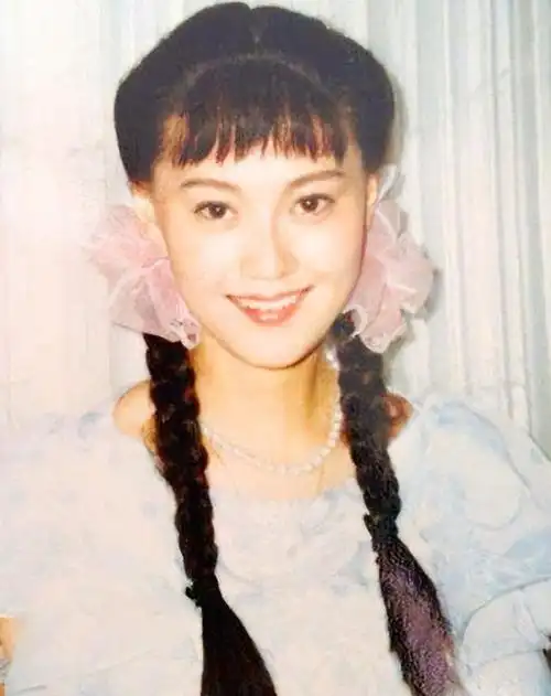 回顾宋佳因事业放弃陈龙因婚姻放弃张黎43岁活得又酷又飒