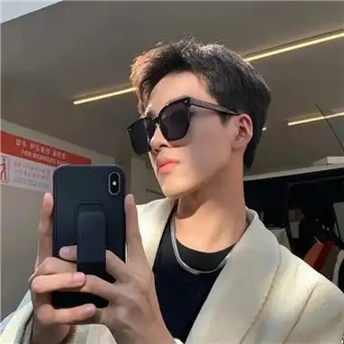 颜值出众的帅哥男生头像