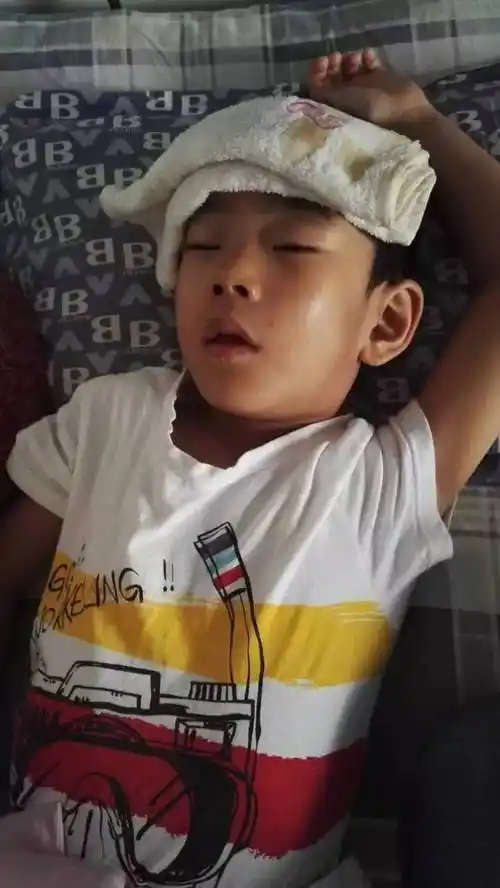可心!小孩高烧不退怎么办"与日俱增"-第2张图片-美宝网