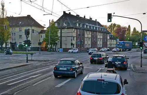 国人喜欢德系车,德国人喜欢啥车呢?走在德国街上还以为在中国!