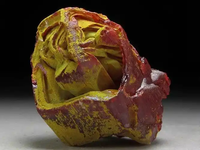 雄黄和雌黄 产地:秘鲁