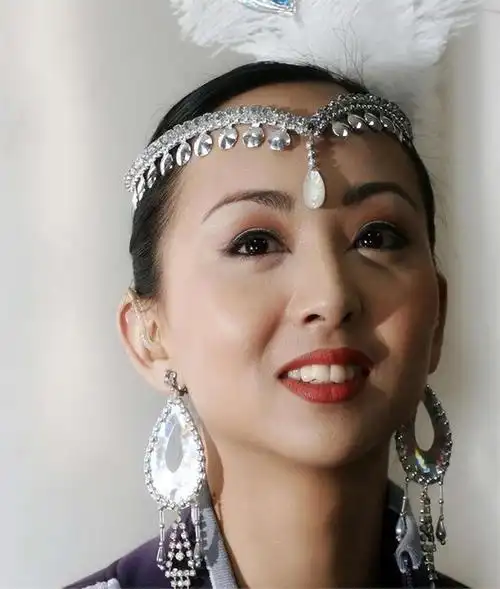 千手观音邰丽华:一舞成名,拒绝富二代下嫁穷小子,如今过的怎样