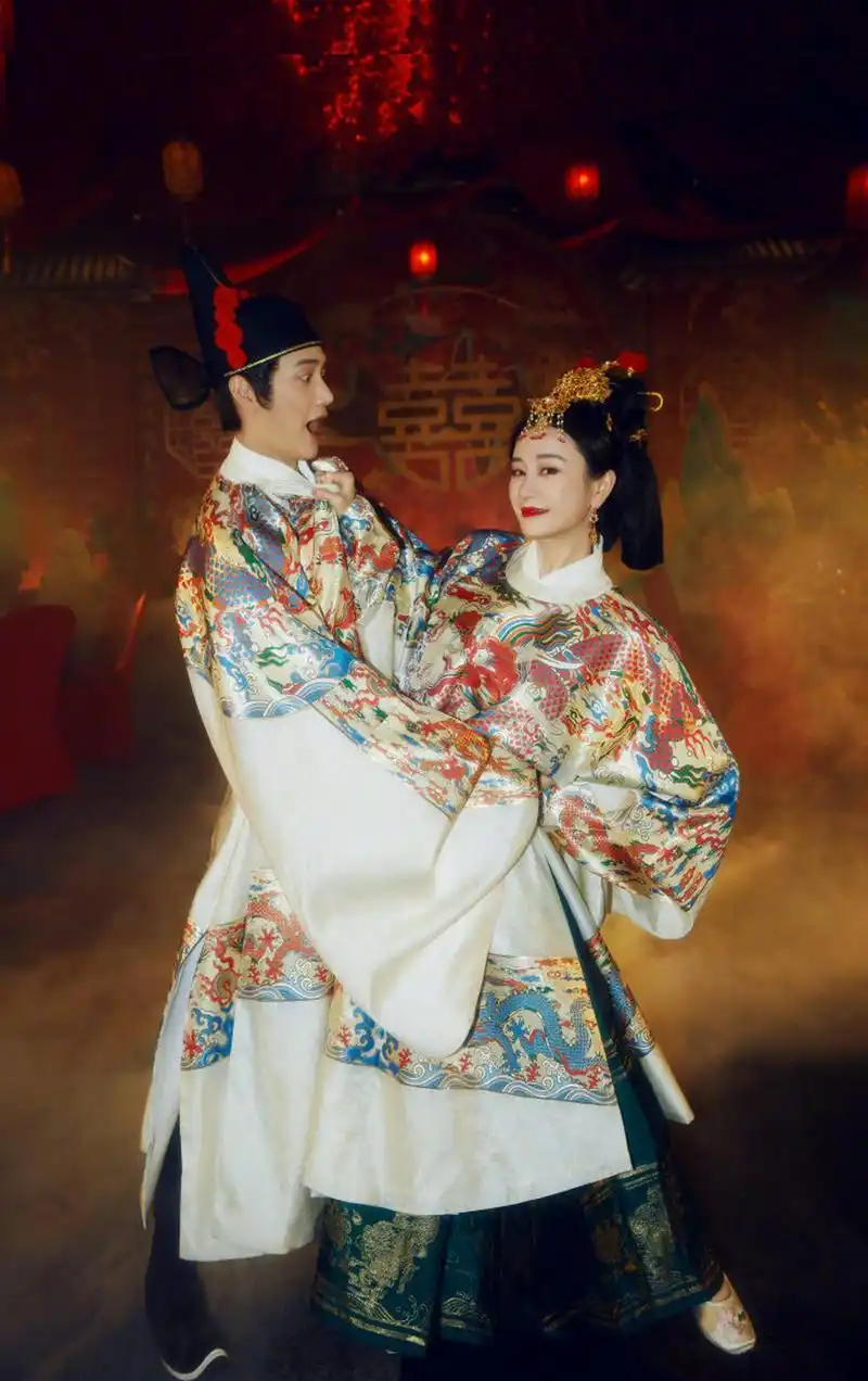 娱乐最前沿# 张檬金圣恩回郑州老家办回门宴,两人