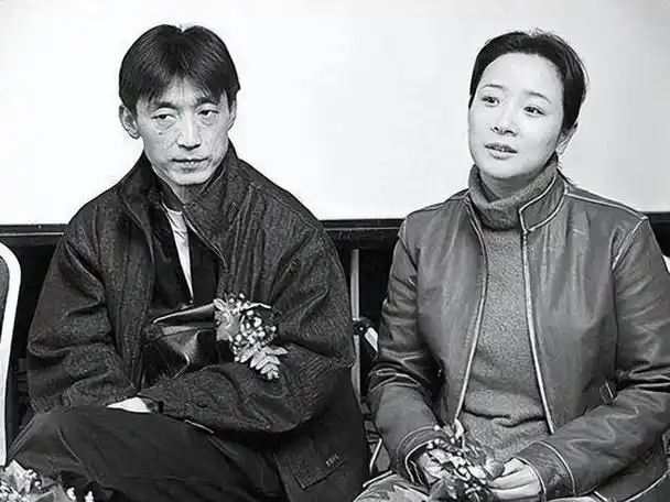 陈小艺:结婚24年分居12年,多次出轨小鲜肉,丈夫坐轮椅也不离婚