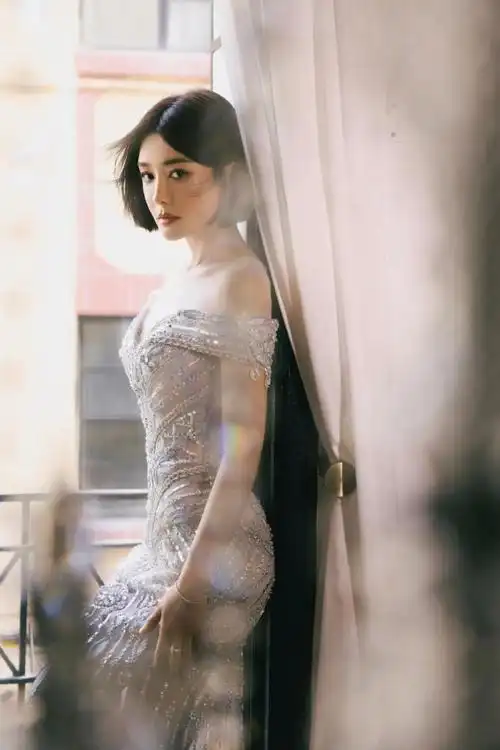 44岁秦岚的爽文人生:只恋爱,不结婚,住千万豪宅!