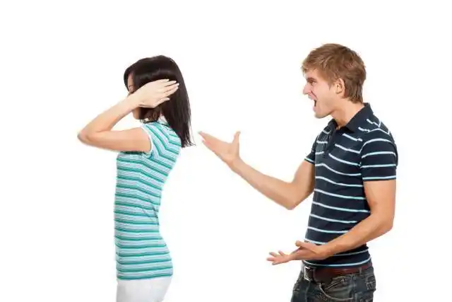 我跟先生结婚已经六年,有两个小孩,生了第二个后,两人关系急速冷冻,他