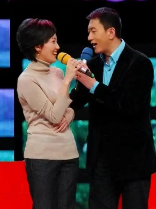 鲁健:和妻子郑天亮同一屋檐"分居"15年,如今儿女双全婚姻幸福