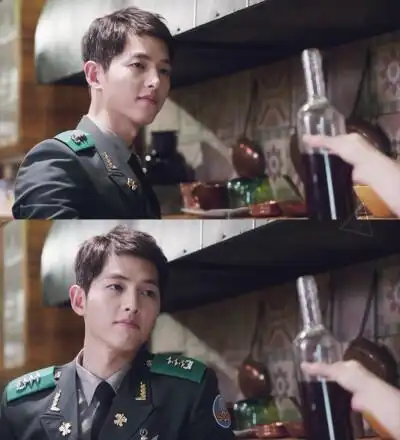 太阳的后裔# #宋仲基#【饭修1080p修图共46p】ep04 宋仲基军装杀!