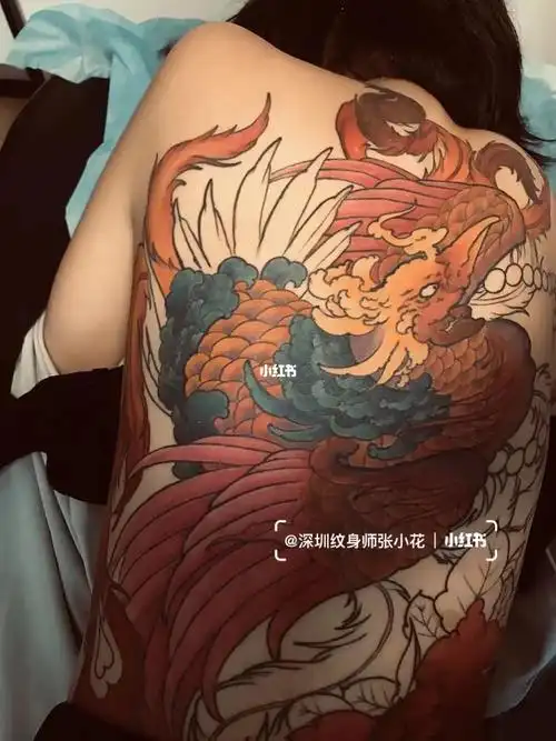 深圳龙岗纹身 小姐姐满背凤凰