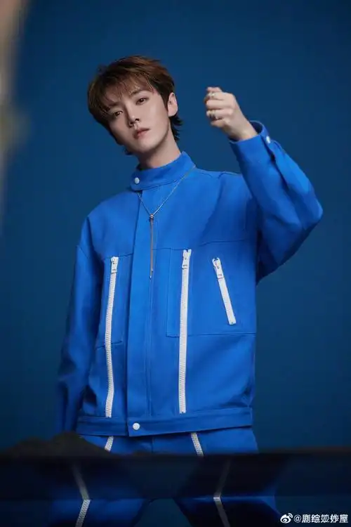 鹿晗给杨凯程血战松毛岭做宣传