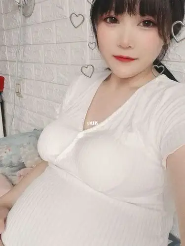 又又又是一个难熬的夜,孕晚期的大肚子让我怎么躺都觉得不是很舒服