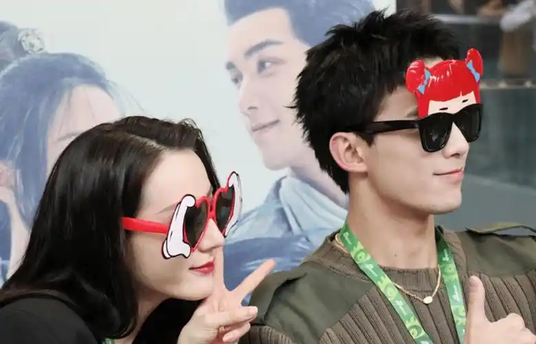 吴磊救场迪丽热巴三次什么意思热巴是哪年出道的