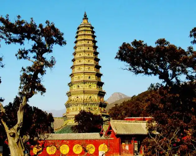 山西旅游一卡通包括的景点有:榆次老城,渠家大院,曹家大院,太原双塔寺