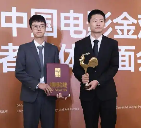 原创李雪琴恋情曝光被男友背着小跑尽显甜蜜男友身份被扒不一般