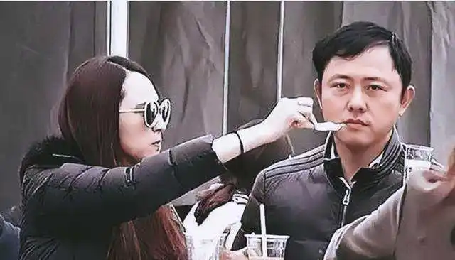 叠码仔上位塞班赌王,吴佩慈倒贴生4胎,揭秘纪晓波幕后风云往事_腾讯新