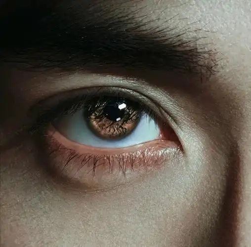 原来真的有人眼睛里有宇宙