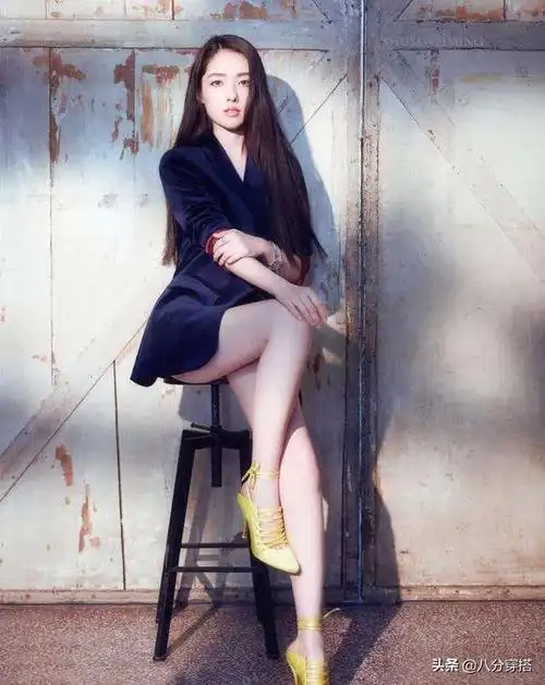 郭碧婷瘦了就是自信,穿西装玩"下衣失踪"|蕾丝|半身裙|连衣裙|高跟鞋