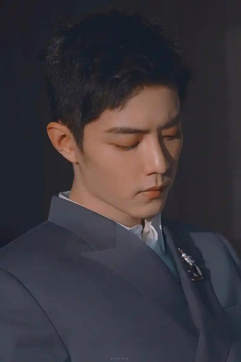 肖战的寸头狠狠地戳中我的心房!95#肖战