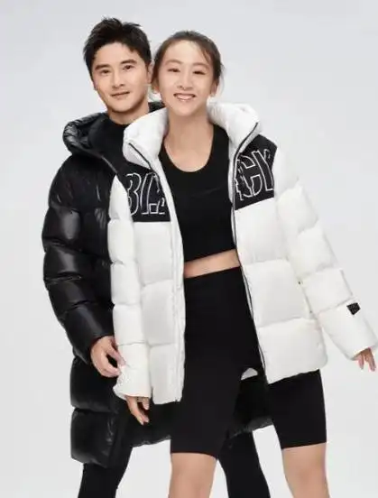 田亮父女拍广告,15岁的森碟身高直追爸爸,长得像孪生兄妹