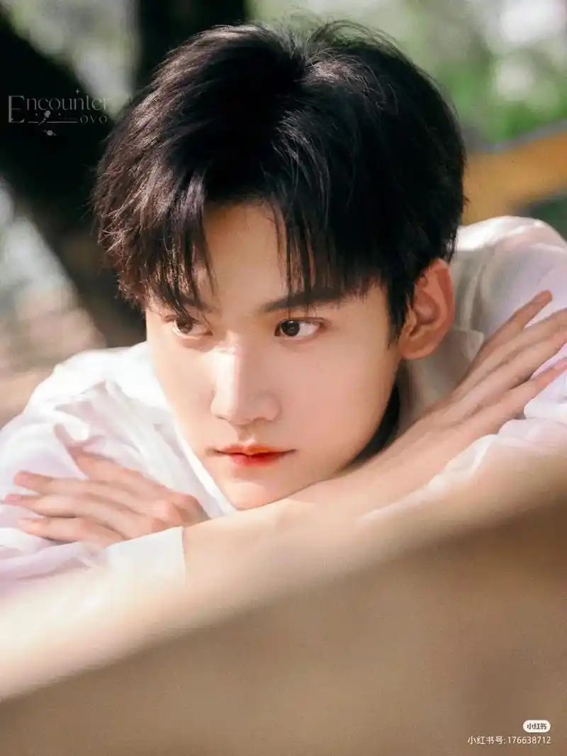 周柯宇大帅哥壁纸.