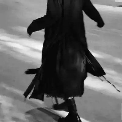 黑白头像无水印女头像