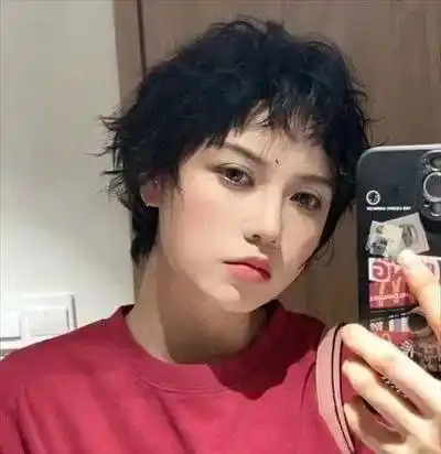 高人气的露耳短发发型,短发控们绝对不容错过