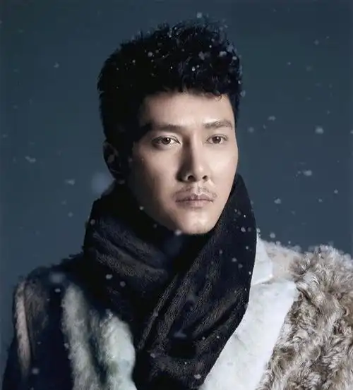 与赵丽颖领证5个月产子,放弃倪妮成妻管严的冯绍峰,后悔了吗?