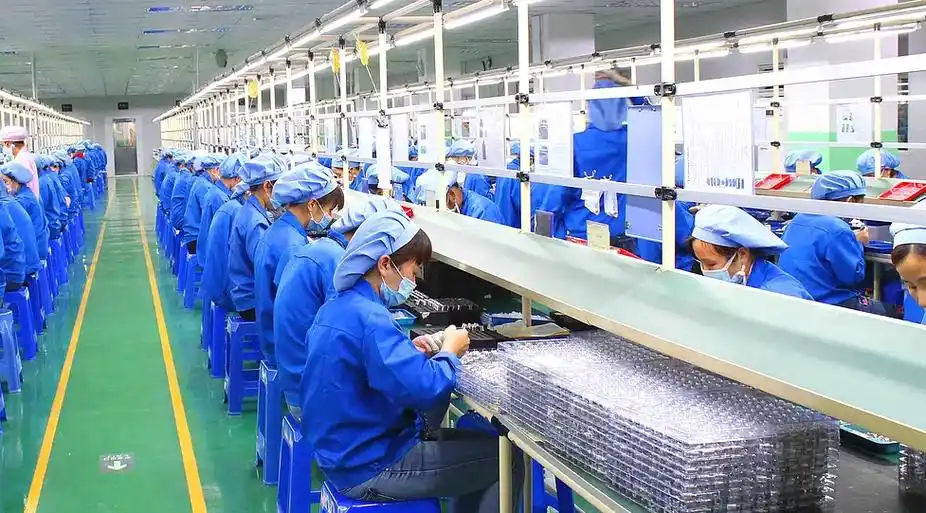 另一方面,从电子烟的生产制造端看,整个行业也在经历着一波优胜劣汰的