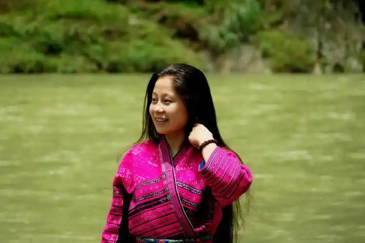 广西龙脊长发女.