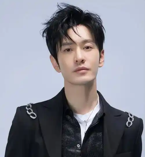 angelababy吸烟事件:时尚偶像的形象危机angelababy,这个名字在娱乐圈