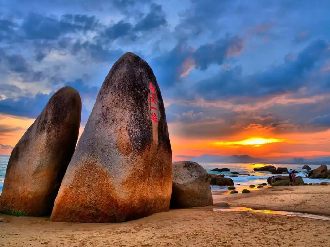 天涯海角位于三亚湾西端,是一片宁静美丽的海滩.海滩 - 抖音