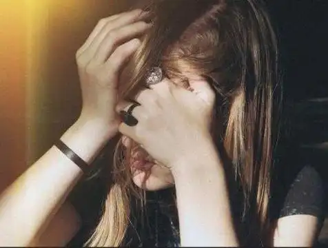 心累压抑憋屈的图片